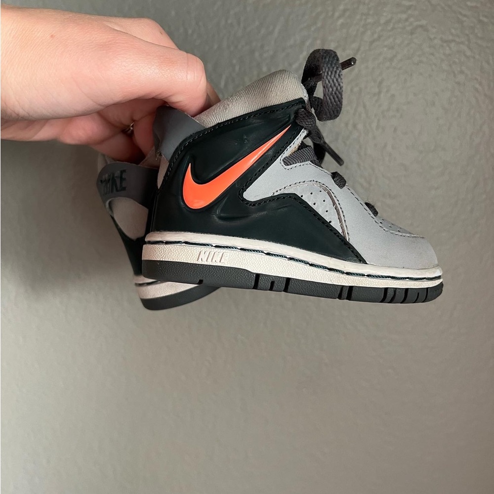 Baby Nikes size 4c